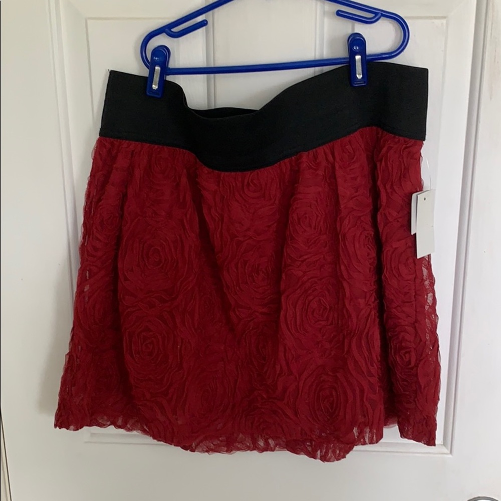 Red rose skirt with an elastic waist
